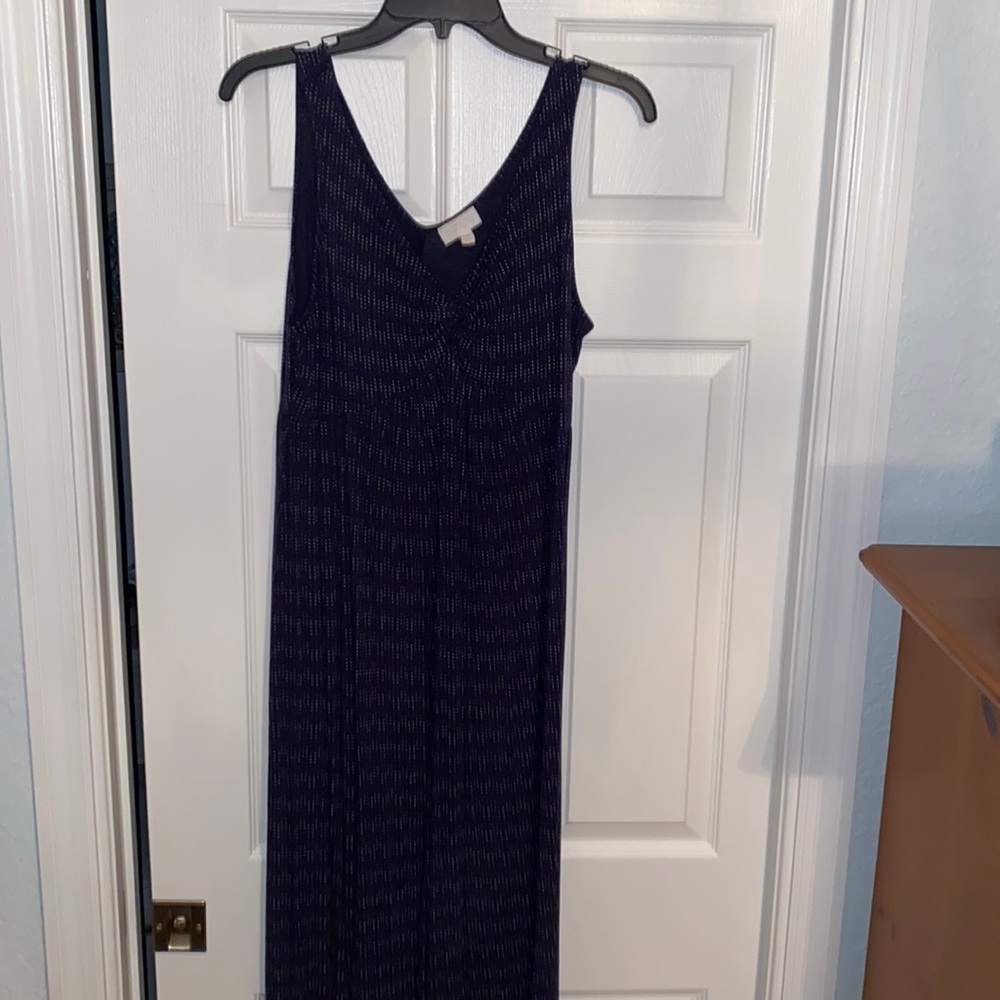 A glow maternity dress size Medium like new